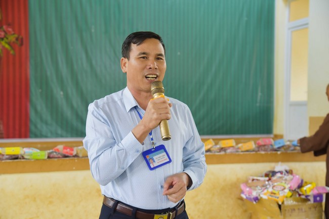 Ban Từ thiện: Tặng quà Trung Thu cho các em học sinh ở Đắk Som, Đăk Nông